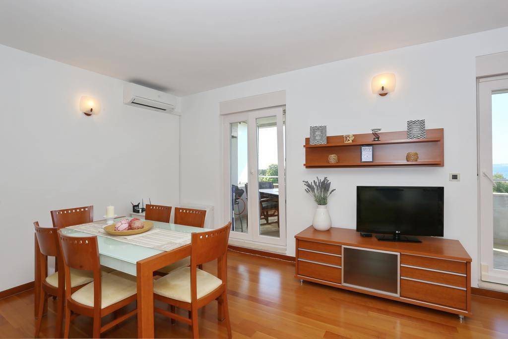 Apartment Puntamika *